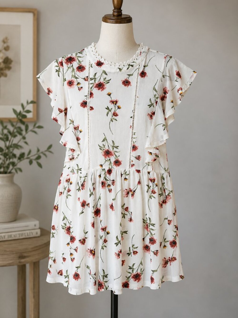 Ivy Rose Floral Flutter Sleeve Blouse Size Small Cream Boho Lace Trim
